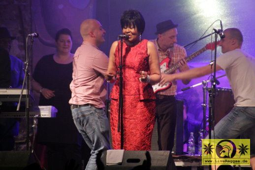 Yvonne Harrison (Jam) and Roy with The Easy Snappers  18. This Is Ska Festival - Wasserburg, Rosslau 27.Juni 2014 (31).JPG